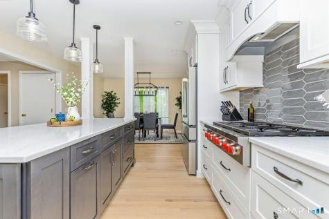 9 Brooks Lane Essex CT 06442