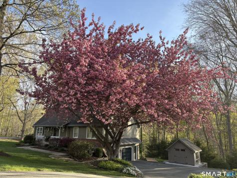 9 Brooks Lane Essex CT 06442