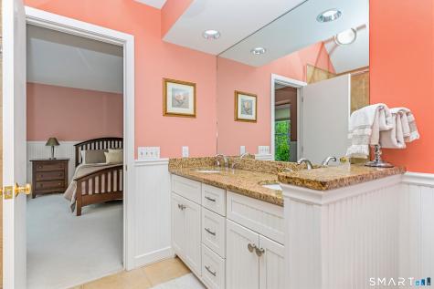 9 Brooks Lane Essex CT 06442