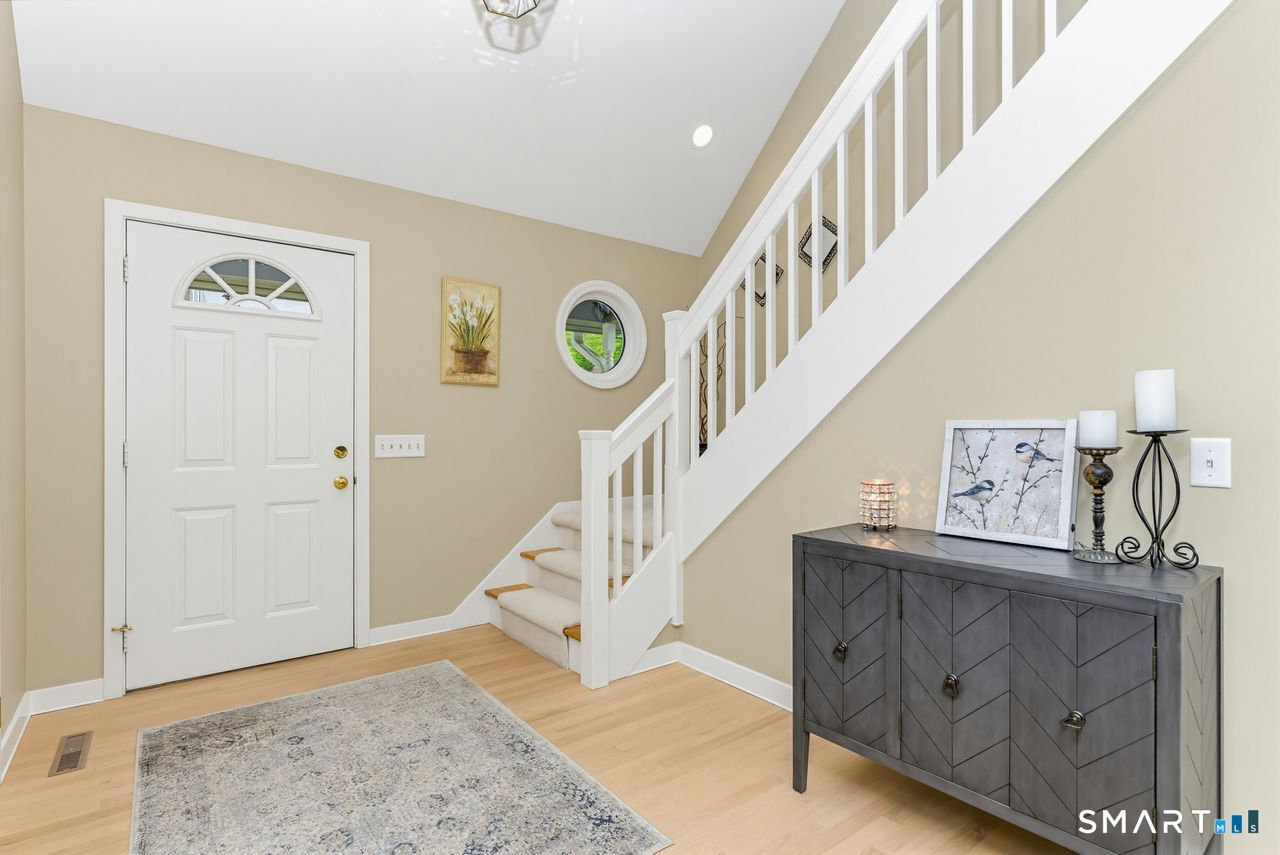 9 Brooks Lane Essex CT 06442