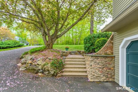 9 Brooks Lane Essex CT 06442