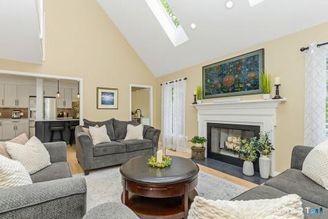 9 Brooks Lane Essex CT 06442