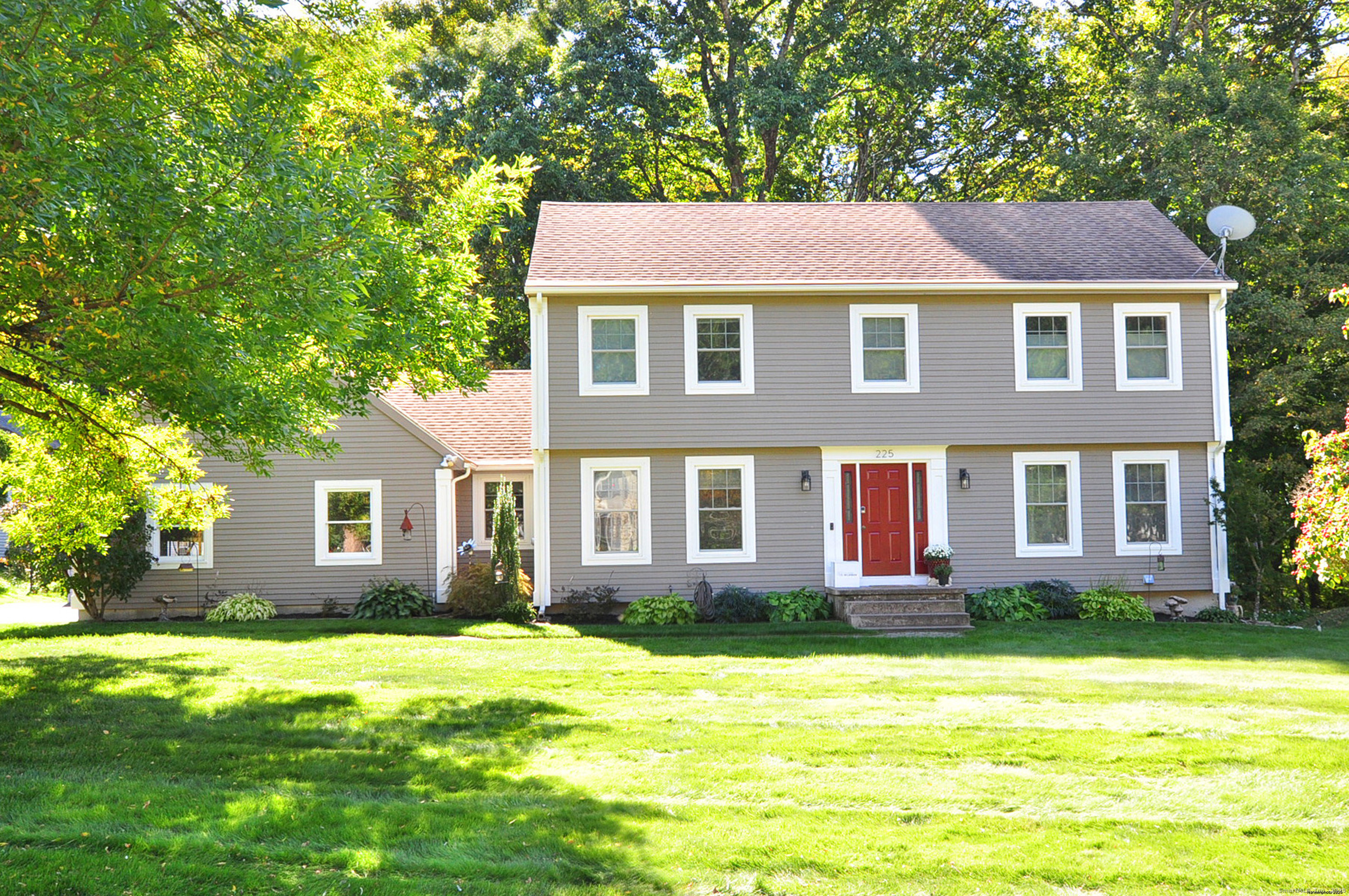 225 Rollingbrook Windsor CT 06095