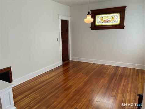 16 Holbrook Court Ansonia CT 06401