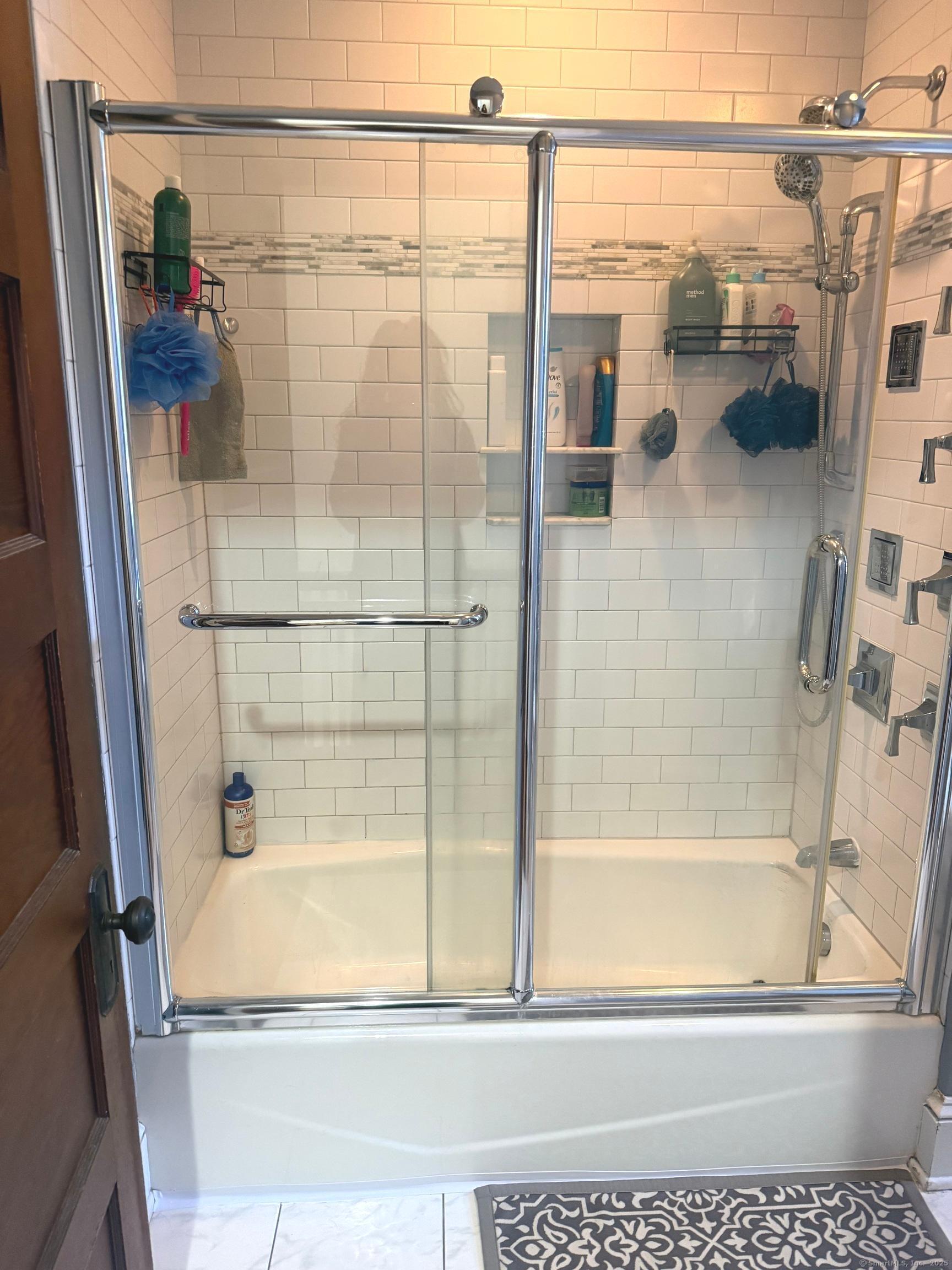 16 Holbrook Court Ansonia CT 06401