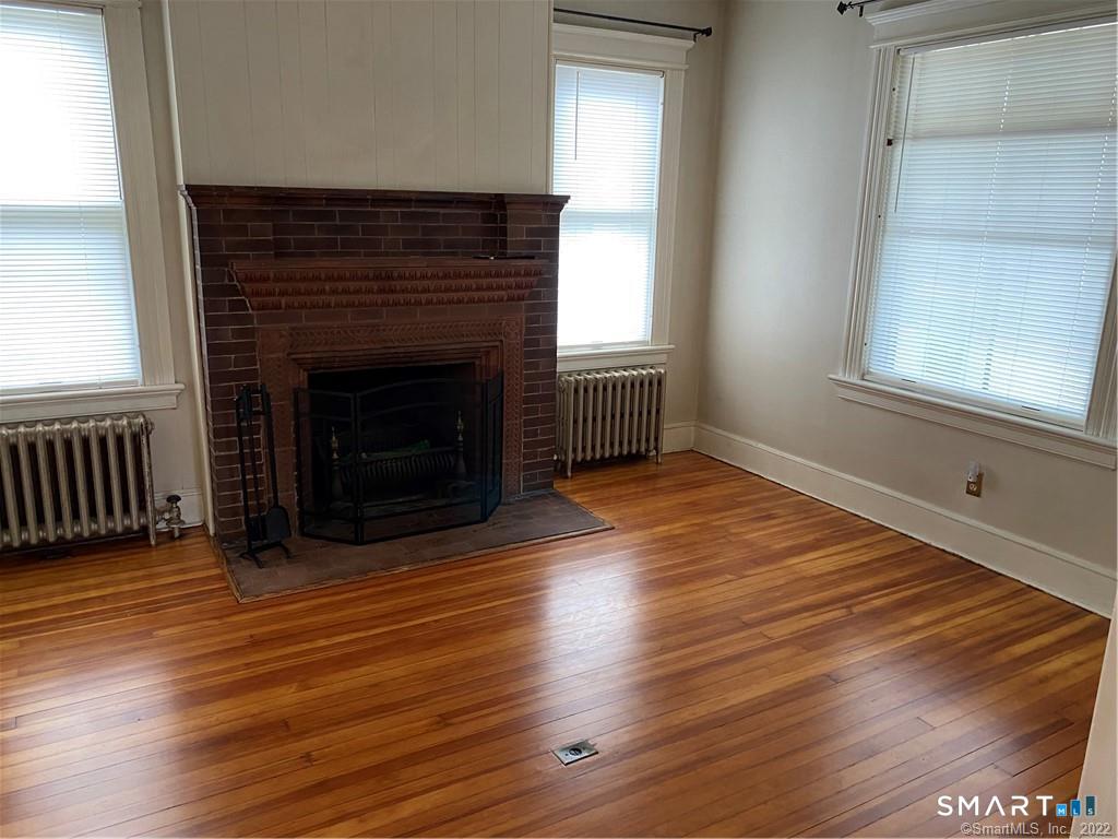 16 Holbrook Court Ansonia CT 06401