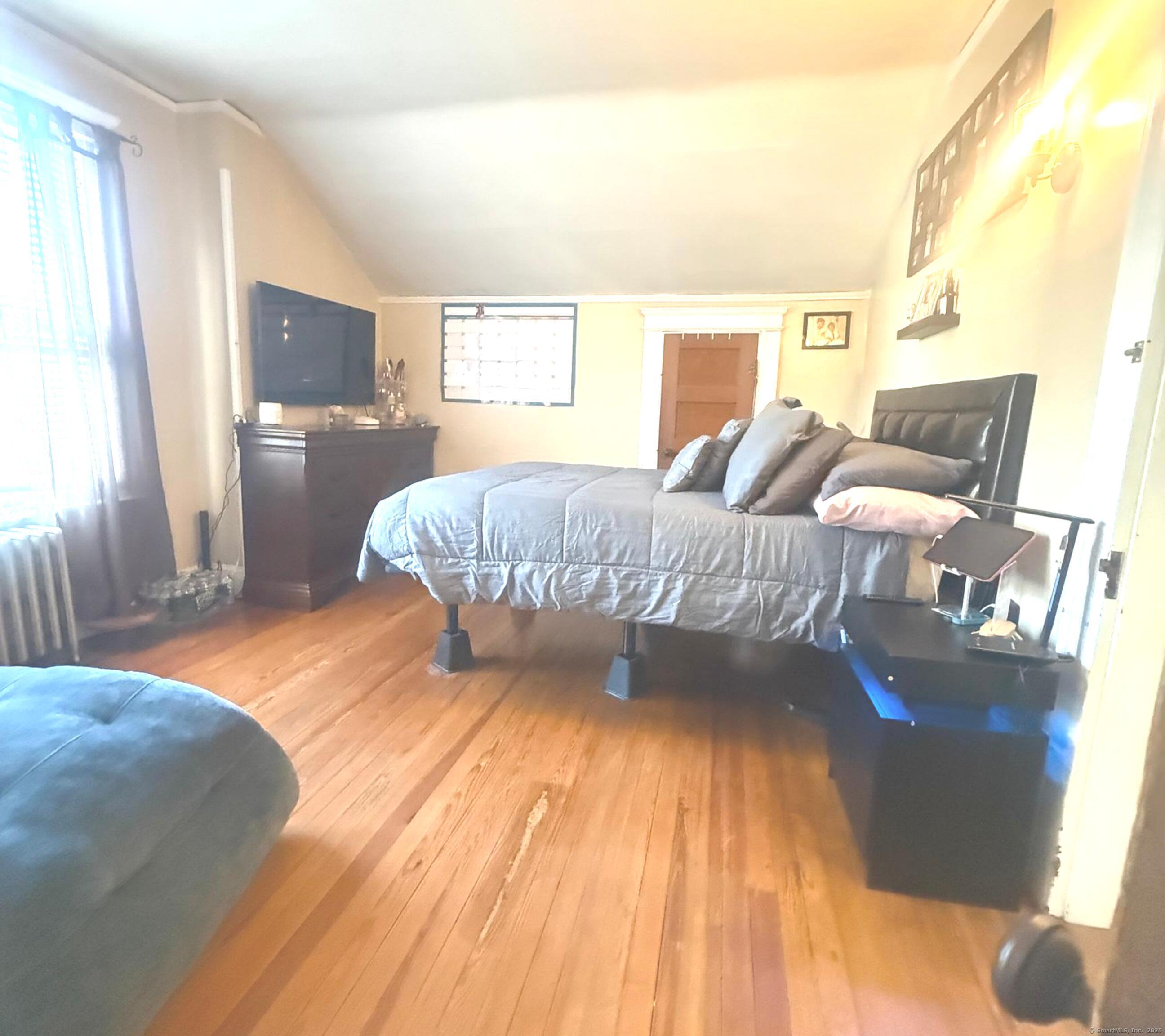 16 Holbrook Court Ansonia CT 06401