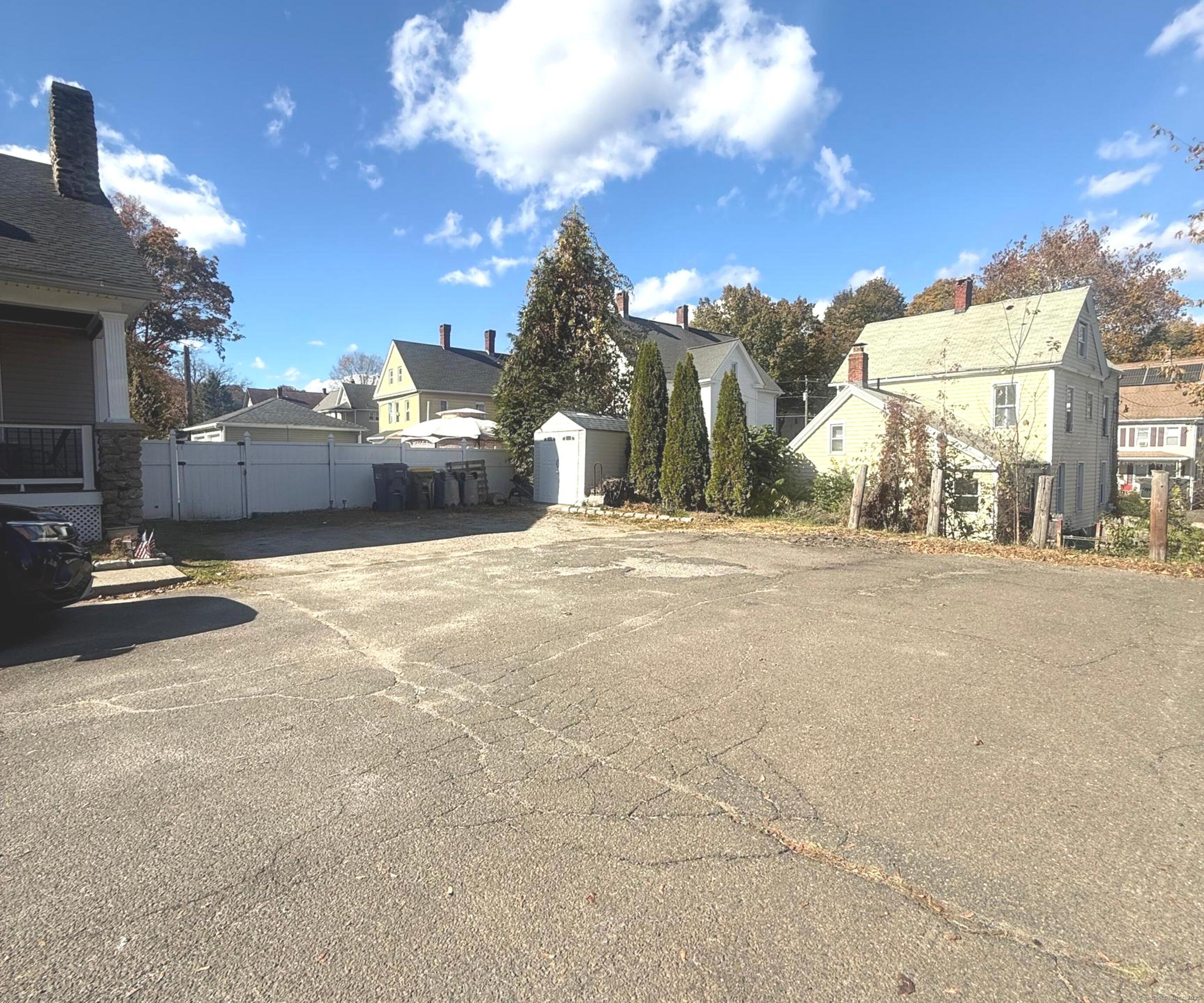 16 Holbrook Court Ansonia CT 06401