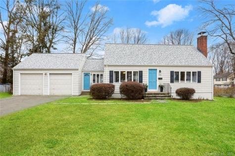 206 University Drive Fairfield CT 06824