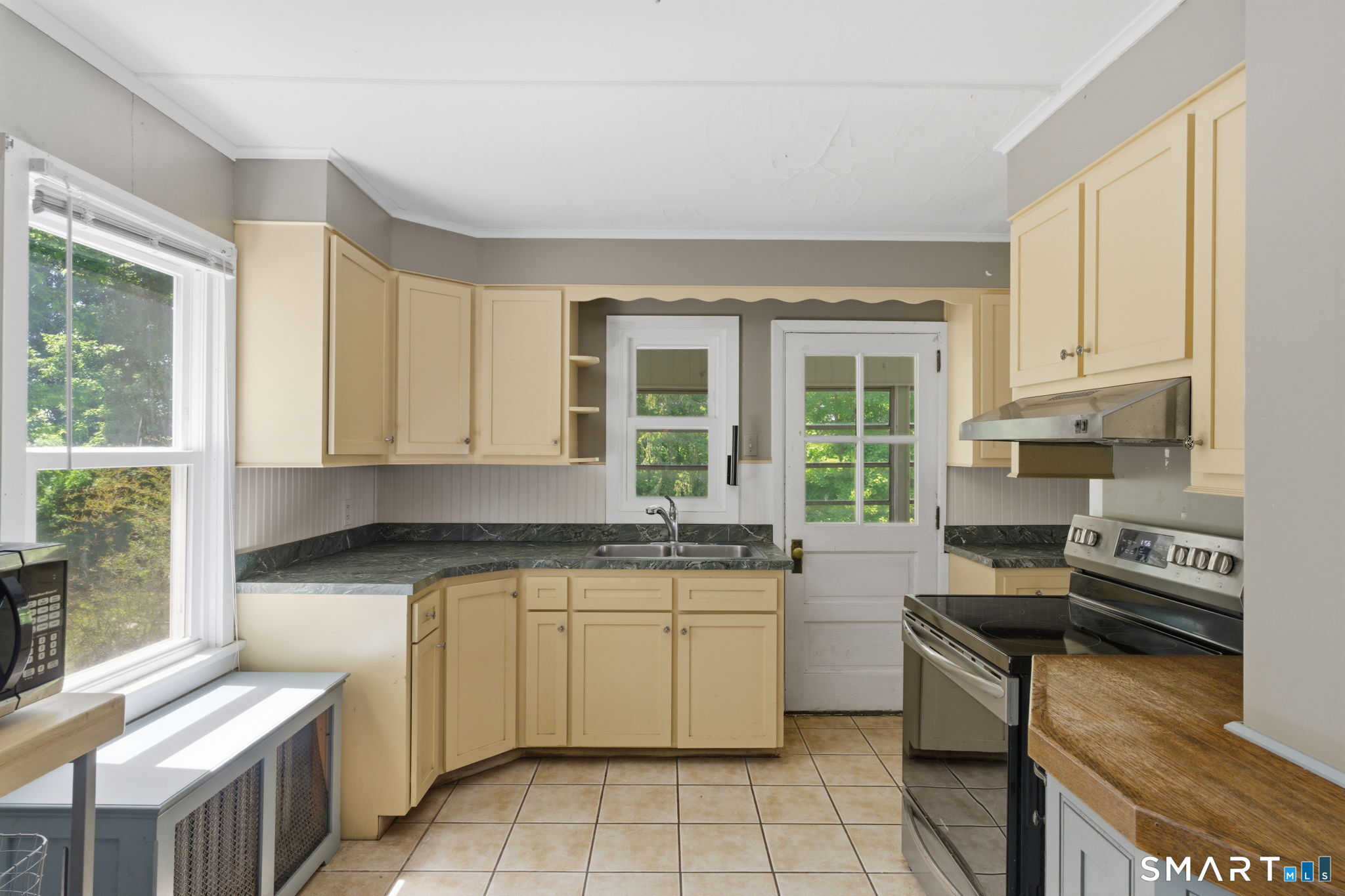 111 Orchard Street Ellington CT 06029