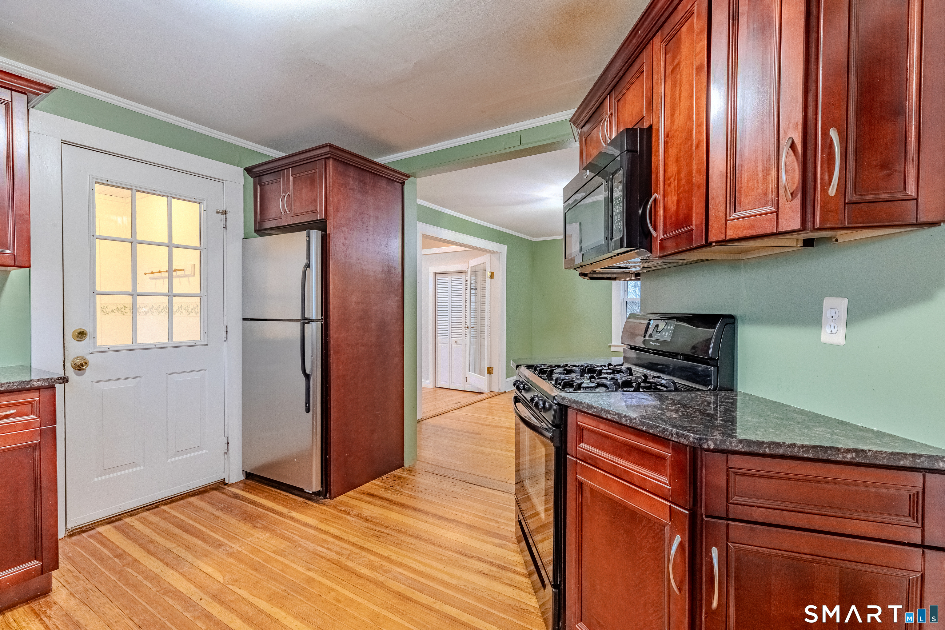 61 Woodmere Road West Hartford CT 06119