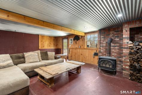 49 School House Road Ellington CT 06029