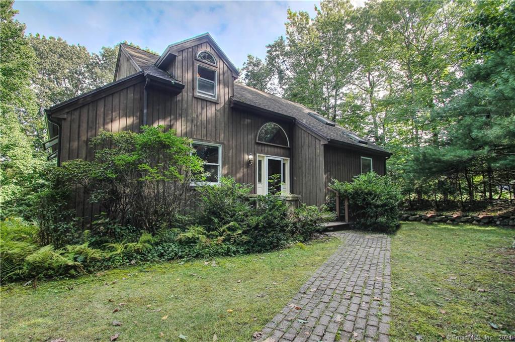 81 Oakwood Lane Hamden CT 06518