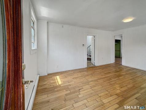 11 Hunt Street Norwich CT 06360