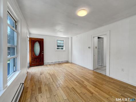 11 Hunt Street Norwich CT 06360