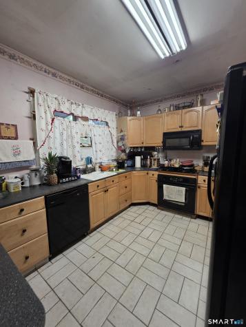 47-49 Whiton Street Windsor Locks CT 06096