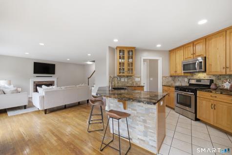 25 Chase Farm Road South Windsor CT 06074