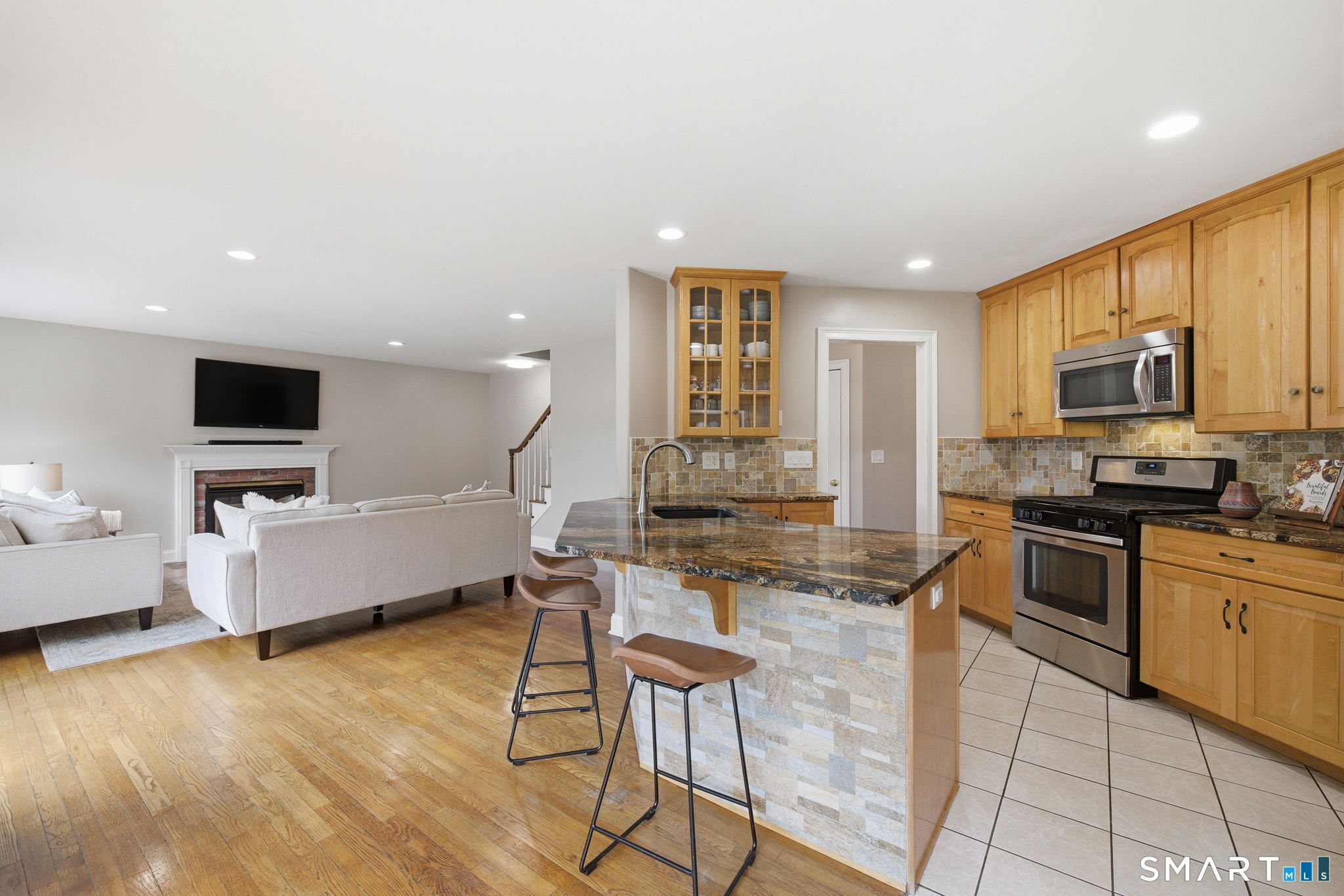 25 Chase Farm Road South Windsor CT 06074