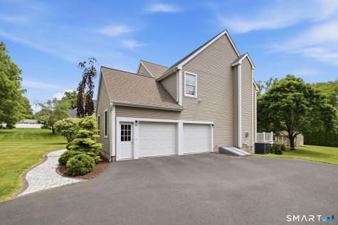 25 Chase Farm Road South Windsor CT 06074