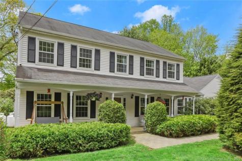 10 Leonard Drive New Fairfield CT 06812