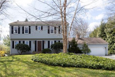 51 Cross Road Middlebury CT 06762