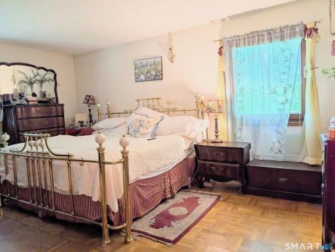 9 Benanto Drive Derby CT 06418