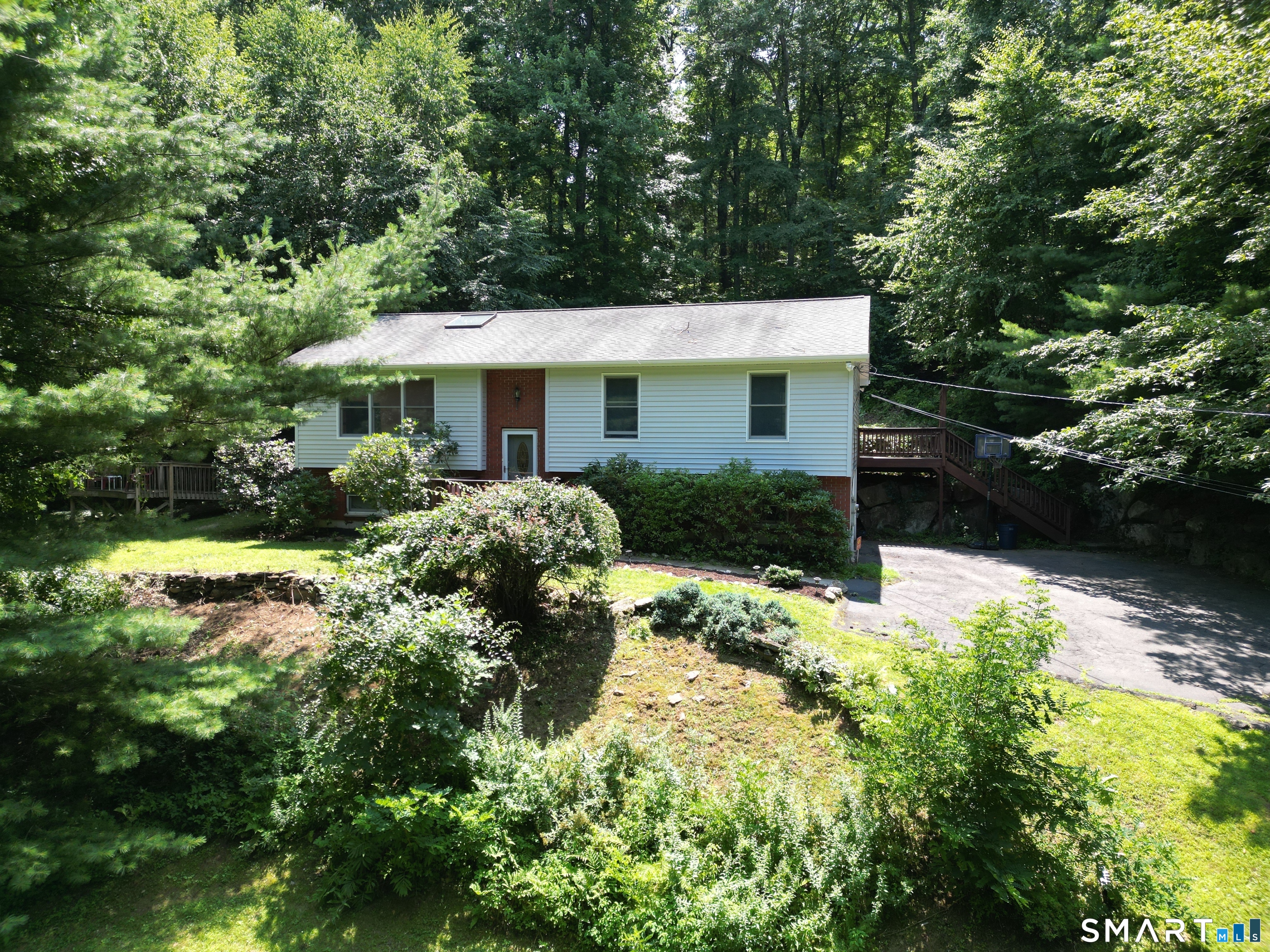 8 Old Bridge West Road New Fairfield CT 06812