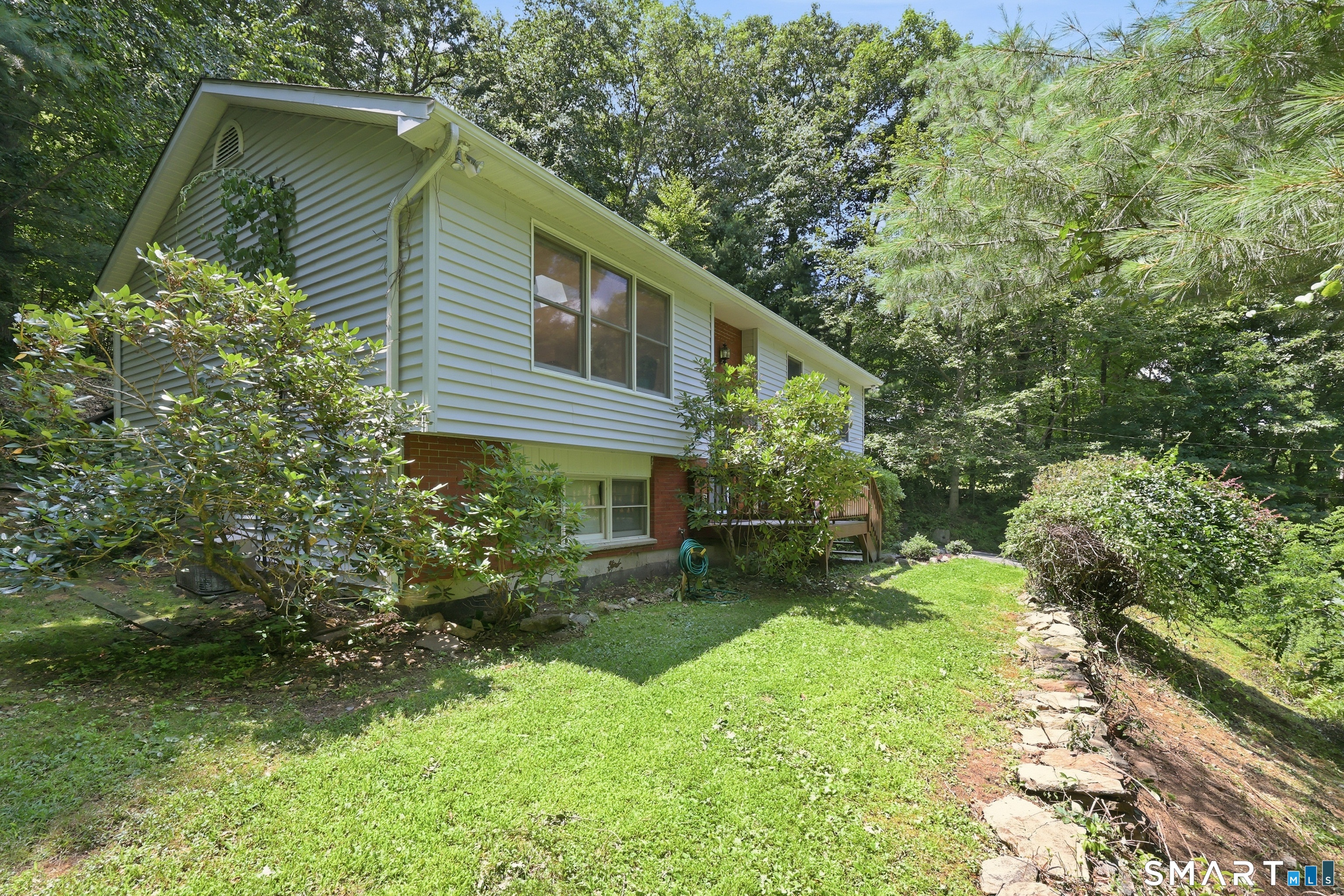 8 Old Bridge West Road New Fairfield CT 06812