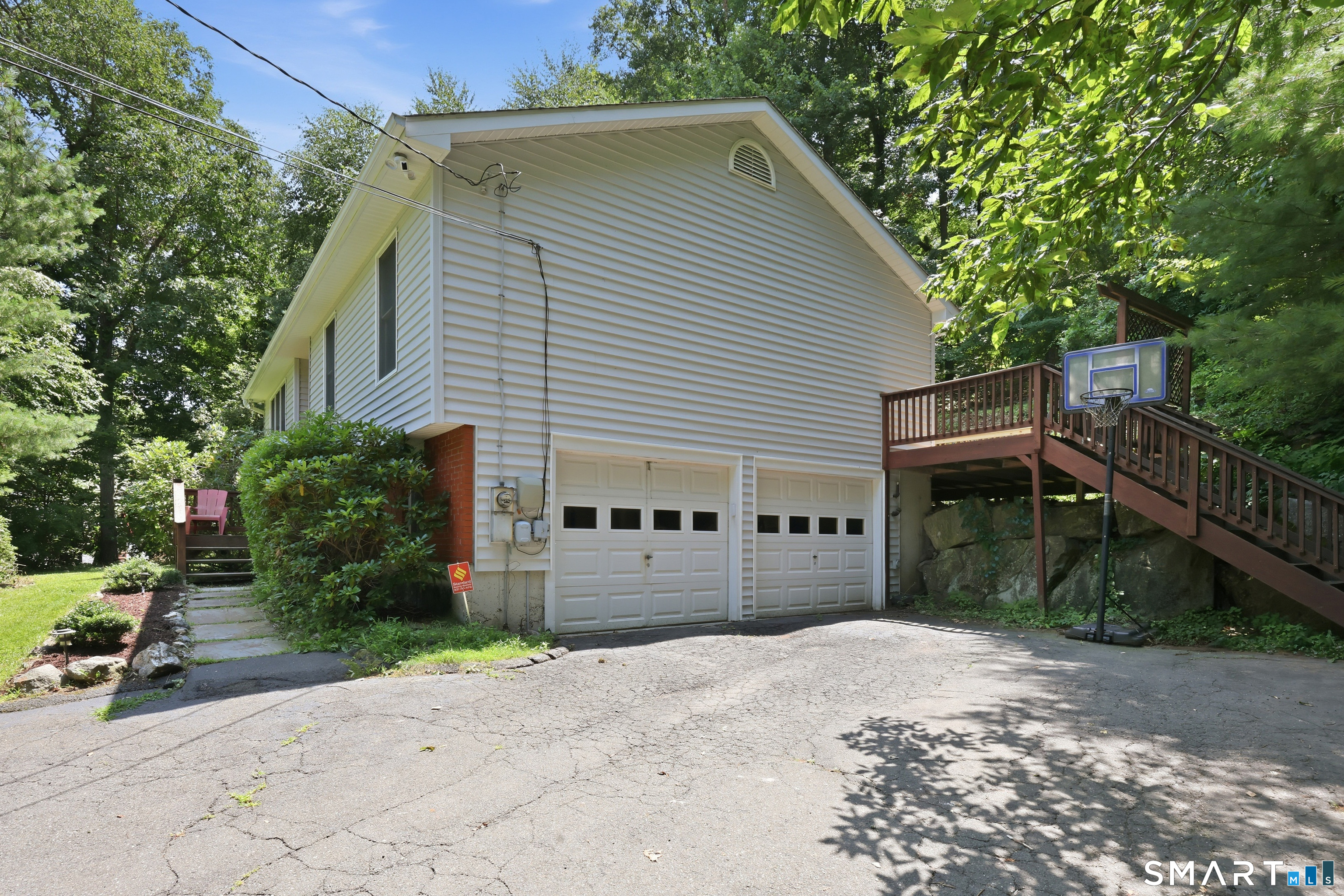 8 Old Bridge West Road New Fairfield CT 06812