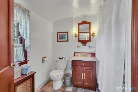 215 Oak Street Manchester CT 06040