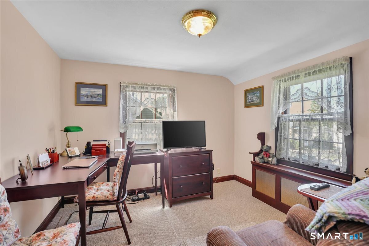 215 Oak Street Manchester CT 06040