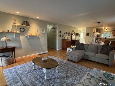 32 Autumn Lane Middletown CT 06457