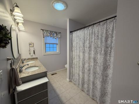 32 Autumn Lane Middletown CT 06457