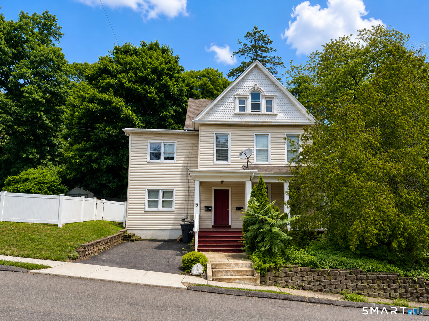 5 Florence Street West Haven CT 06516