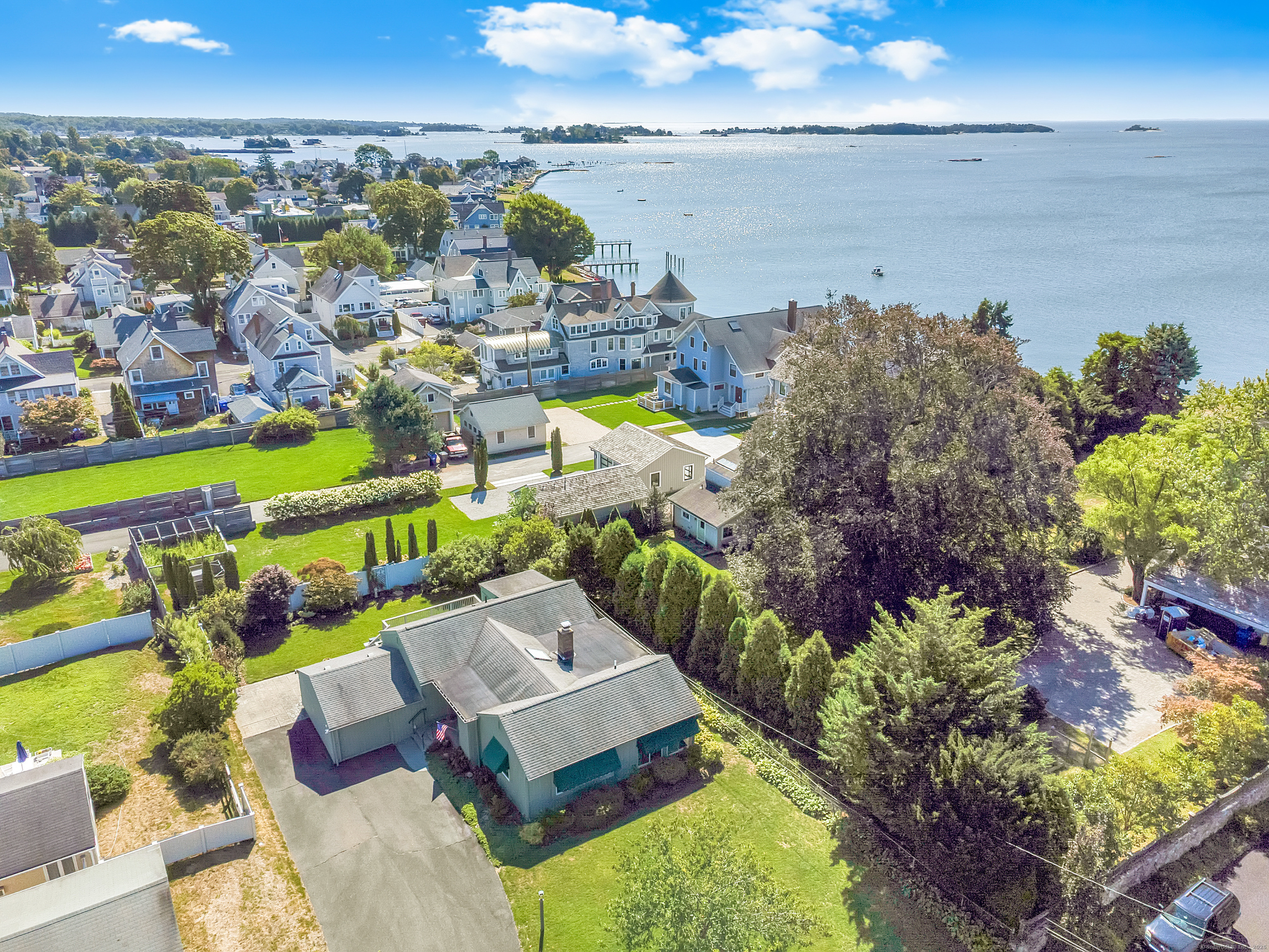 19 Spring Rock Road Branford CT 06405