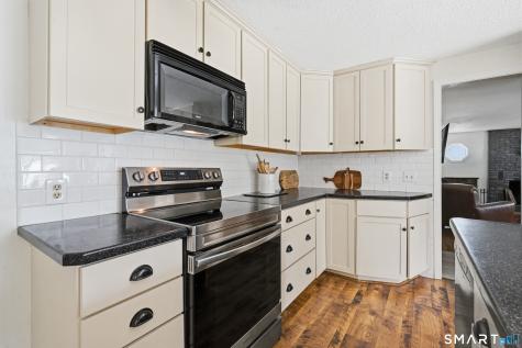 169 Sandtrap Way Chicopee MA 01020