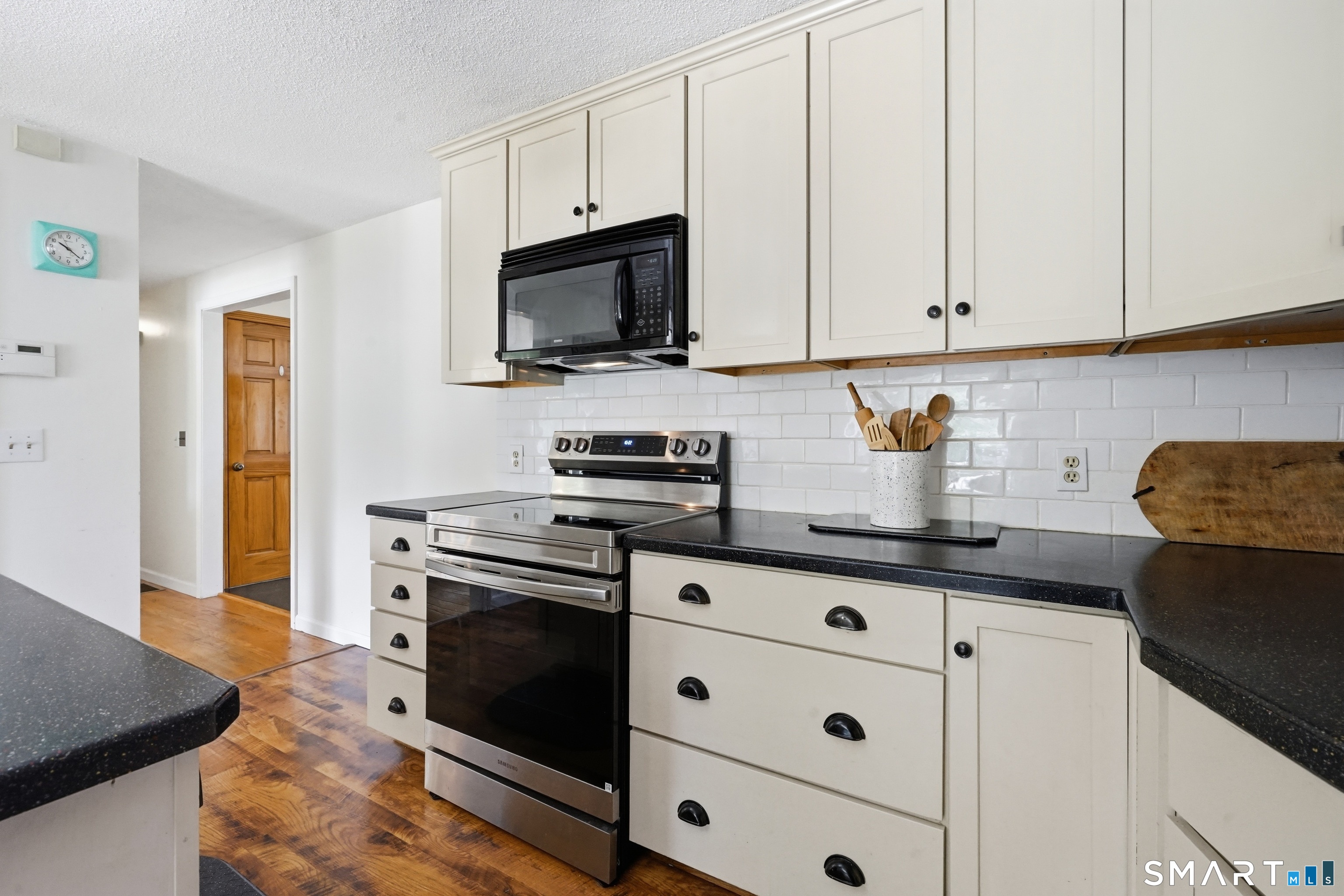 169 Sandtrap Way Chicopee MA 01020