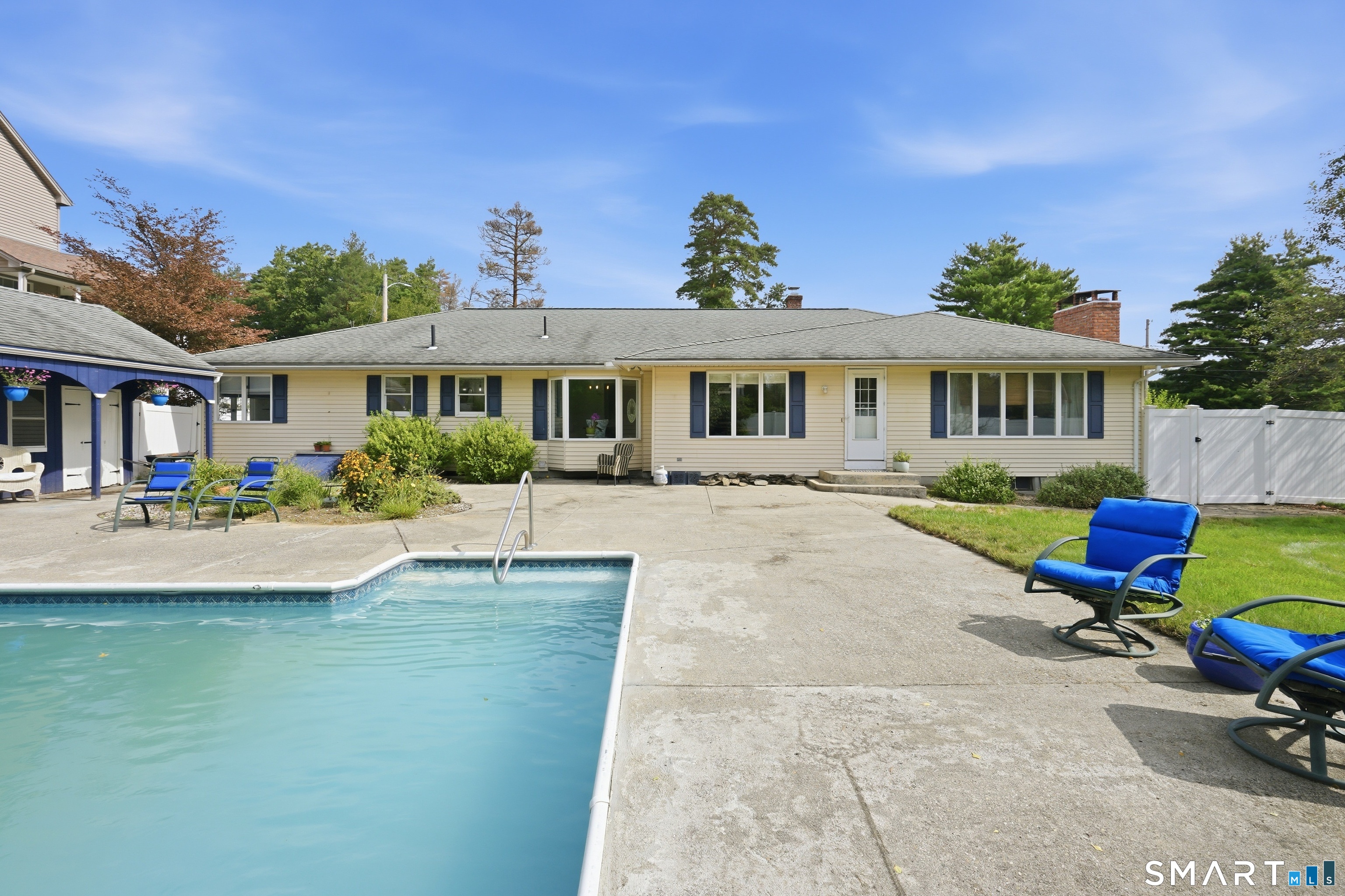 169 Sandtrap Way Chicopee MA 01020