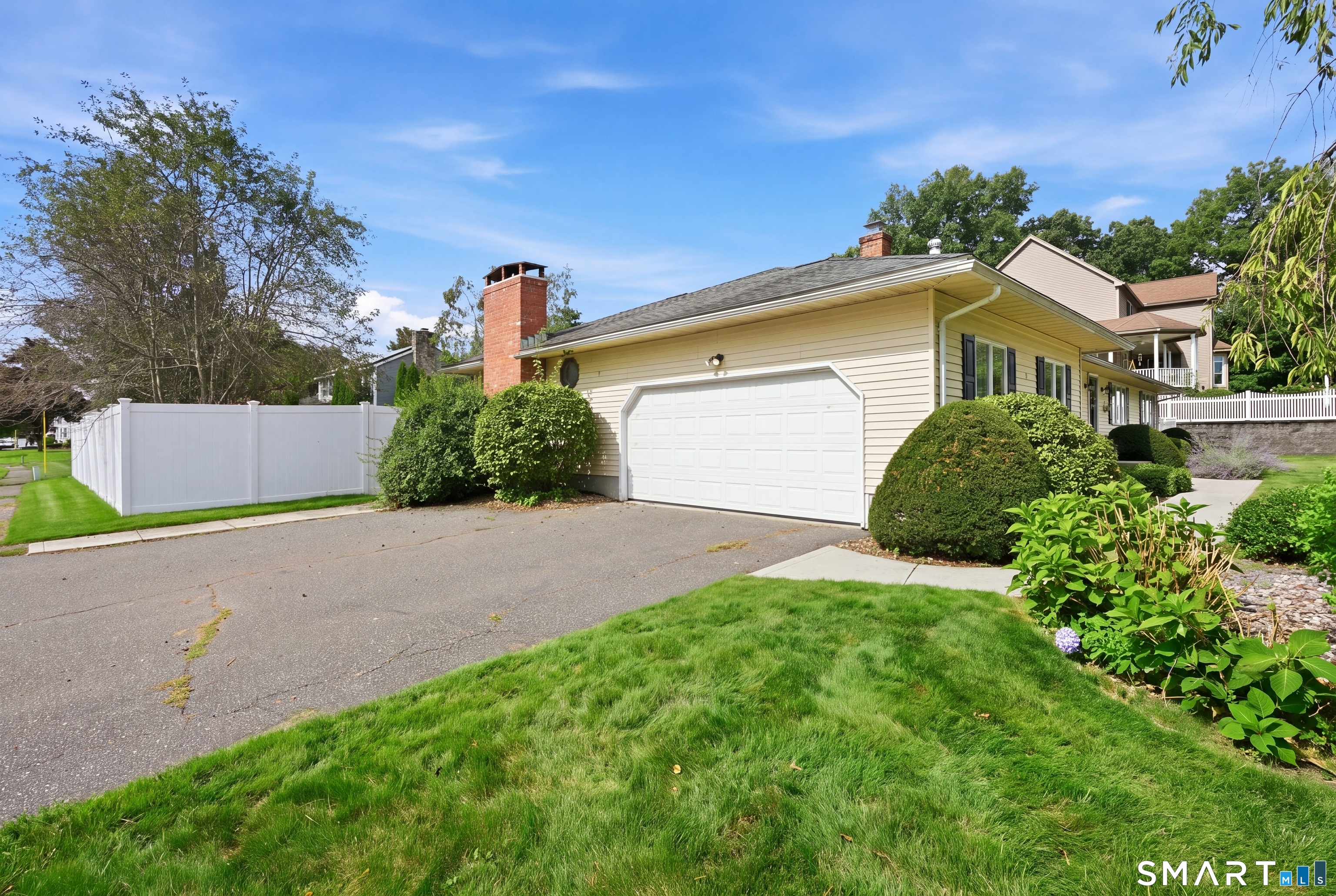 169 Sandtrap Way Chicopee MA 01020