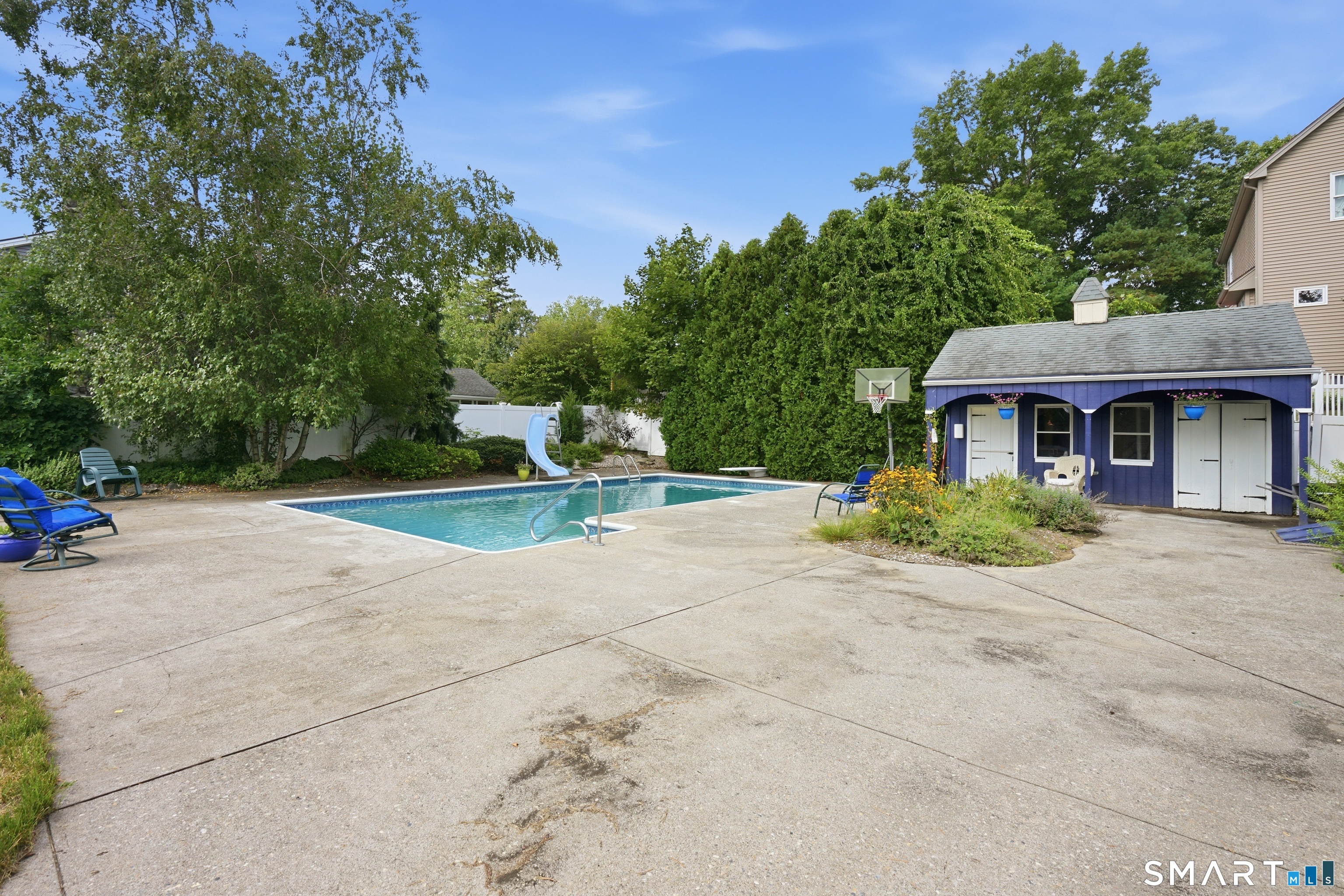 169 Sandtrap Way Chicopee MA 01020