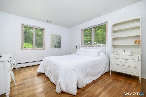 80 Wake Robin Lane Stamford CT 06903