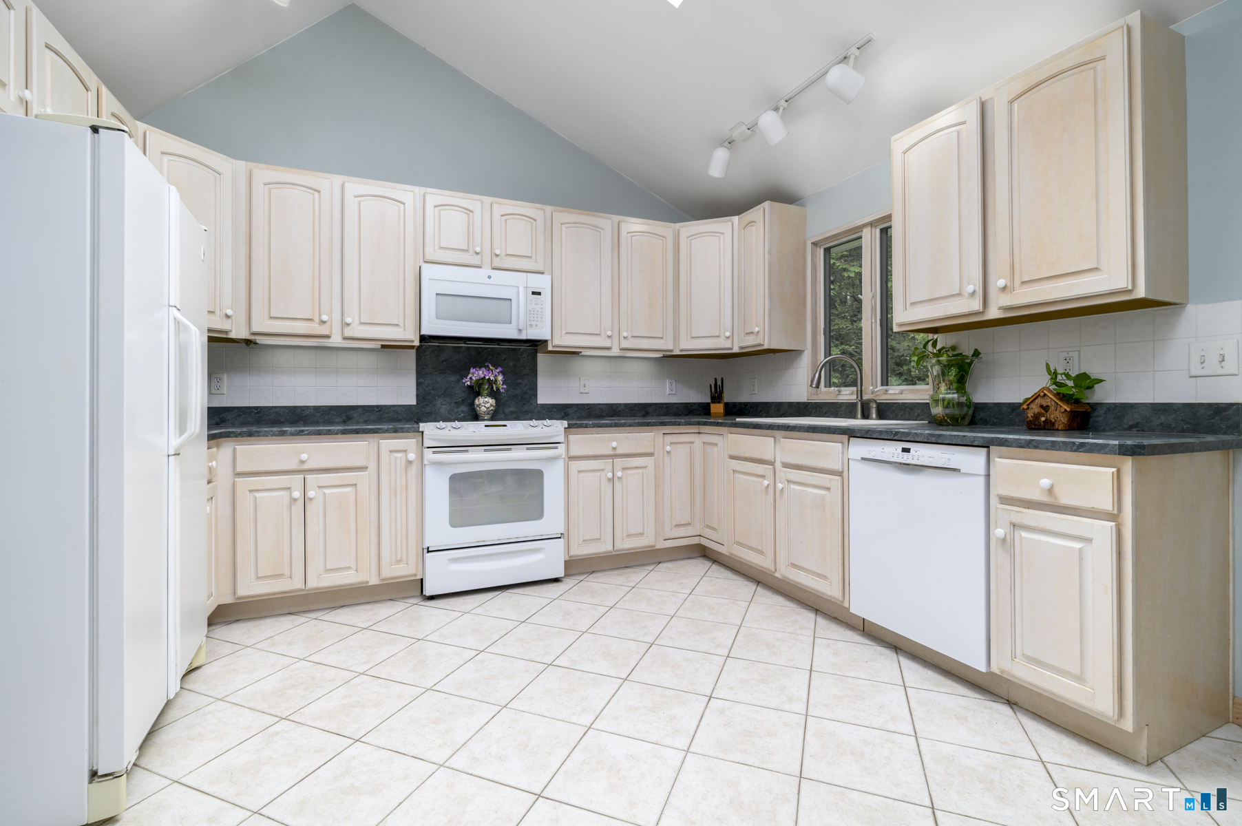 80 Wake Robin Lane Stamford CT 06903