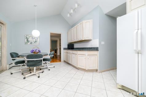 80 Wake Robin Lane Stamford CT 06903