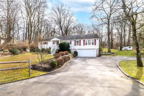 13 Mallory Hill Road Ridgefield CT 06877
