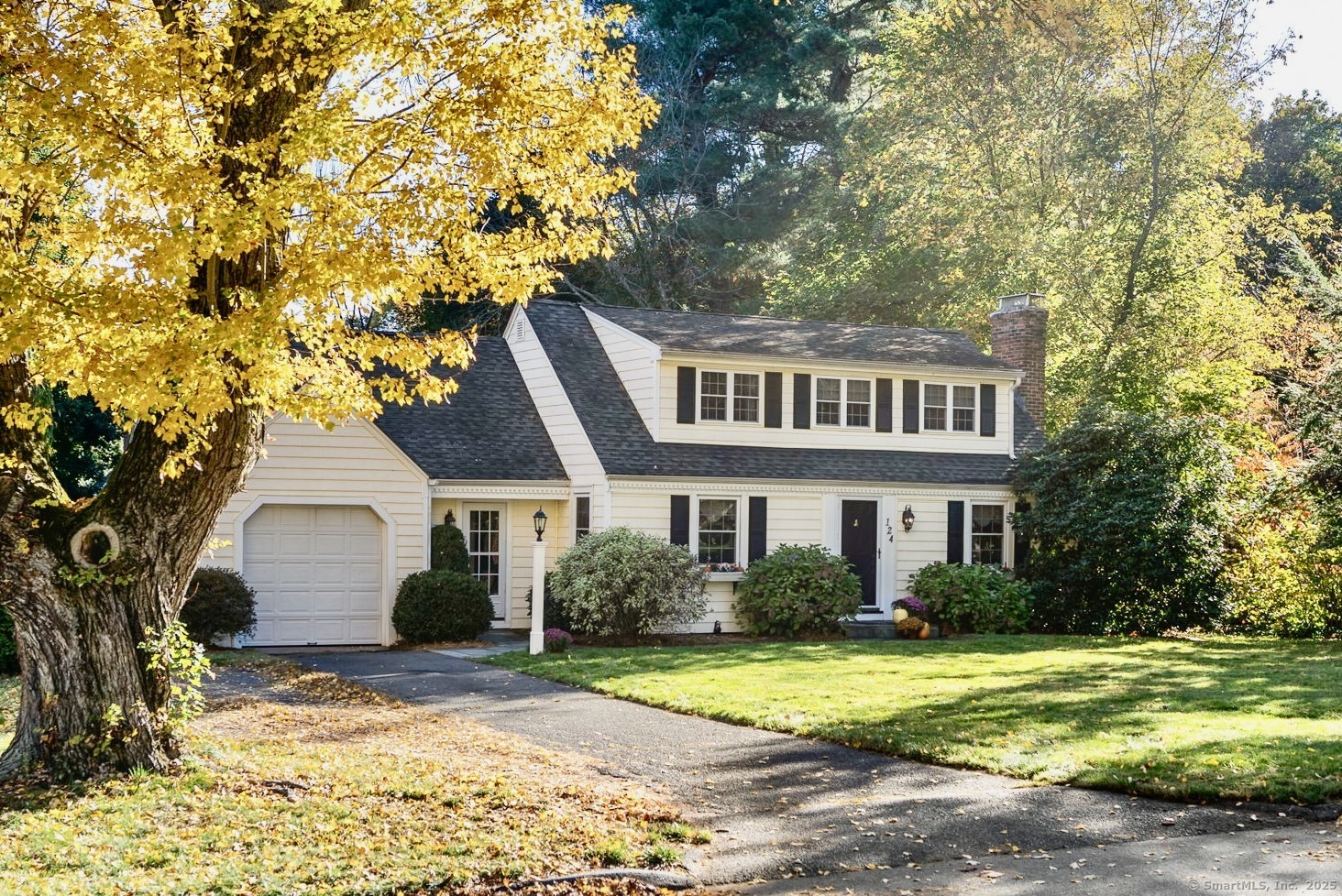 124 Ridgewood Road Glastonbury CT 06033