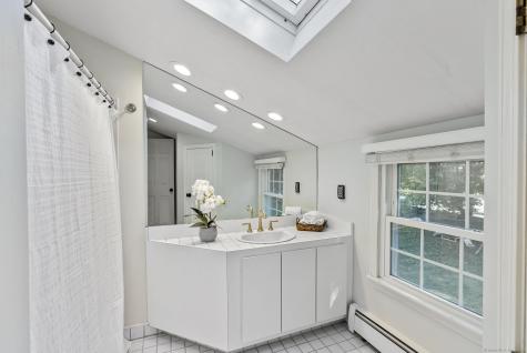 124 Ridgewood Road Glastonbury CT 06033