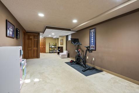 124 Ridgewood Road Glastonbury CT 06033