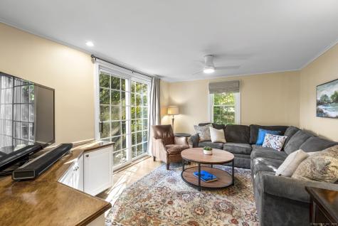 124 Ridgewood Road Glastonbury CT 06033