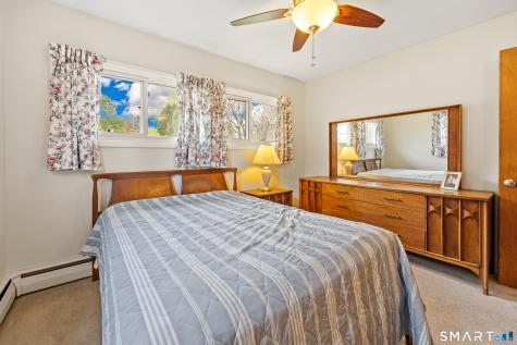 44 Beacon Manor Road Naugatuck CT 06770