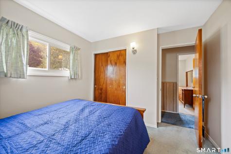 44 Beacon Manor Road Naugatuck CT 06770